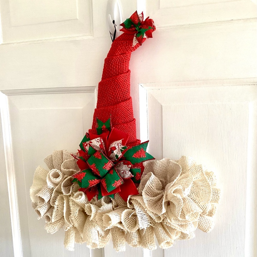 NWOT Santa hat wreath